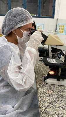 Servidora no ambiente de laboratório