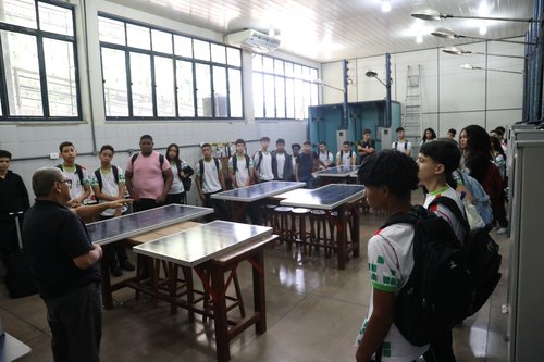 Tour institucional pelos espaços administrativos e pedagógicos