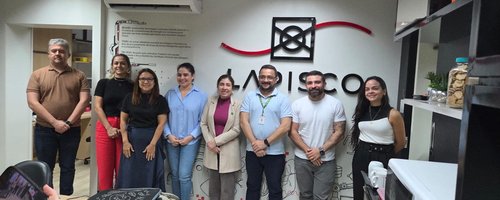 Equipe gestora da pós-graduação durante visita - Divulgação
