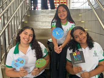 A comunidade acadêmica participa ativamente das atividades de sensibilização para o Abril azul
