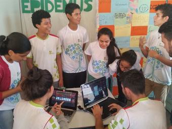 Alunos de 2016 Apresentação projeto em evento no campus boa vista promovido pelo curso