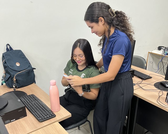 Foram realizadas oficinas educativas e produzido o guia digital em linguagem simples e acessível