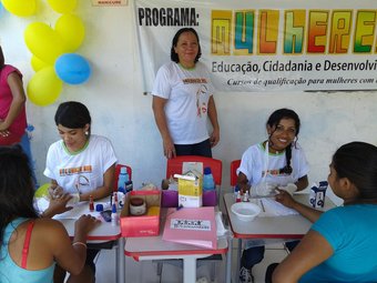 Até 2017, quando o programa ainda estava ativo no Governo Federal, centenas de mulheres em vulnerabilidade social, em todo o estado, receberam qualificação no IFRR