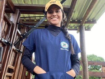 Esther Assunçao em atividades do curso de Zootecnia - Fts Arquivo Pessoal  (2) - Copia