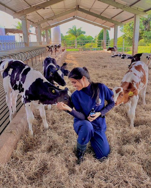 Esther Assunçao em atividades do curso de Zootecnia - Fts Arquivo Pessoal (8)