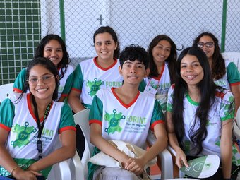 Alguns estudantes presentes no fórum em 2024