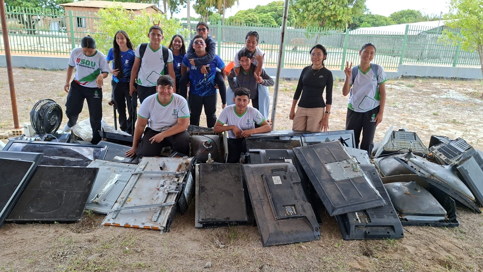 Equipe “EletroRRecicladores” - campeã da gincana do CAB - Divulgação