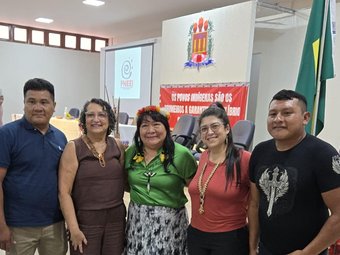 Grupo da Ação Saberes Indígenas do IFRR com a presidente da Funai, Joênia Wapichana - Ft Divulgação (1)