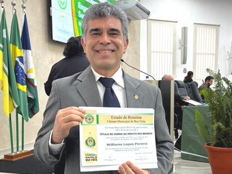A primeira homenagem foi entregue nesta sexta-feira, 29, ao professor Willams Lopes - Fts Ramon Queiroz - Ascom IFRR (4)
