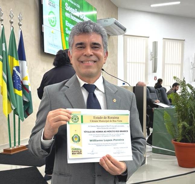 A primeira homenagem foi entregue nesta sexta-feira, 29, ao professor Willams Lopes - Fts Ramon Queiroz - Ascom IFRR (4)