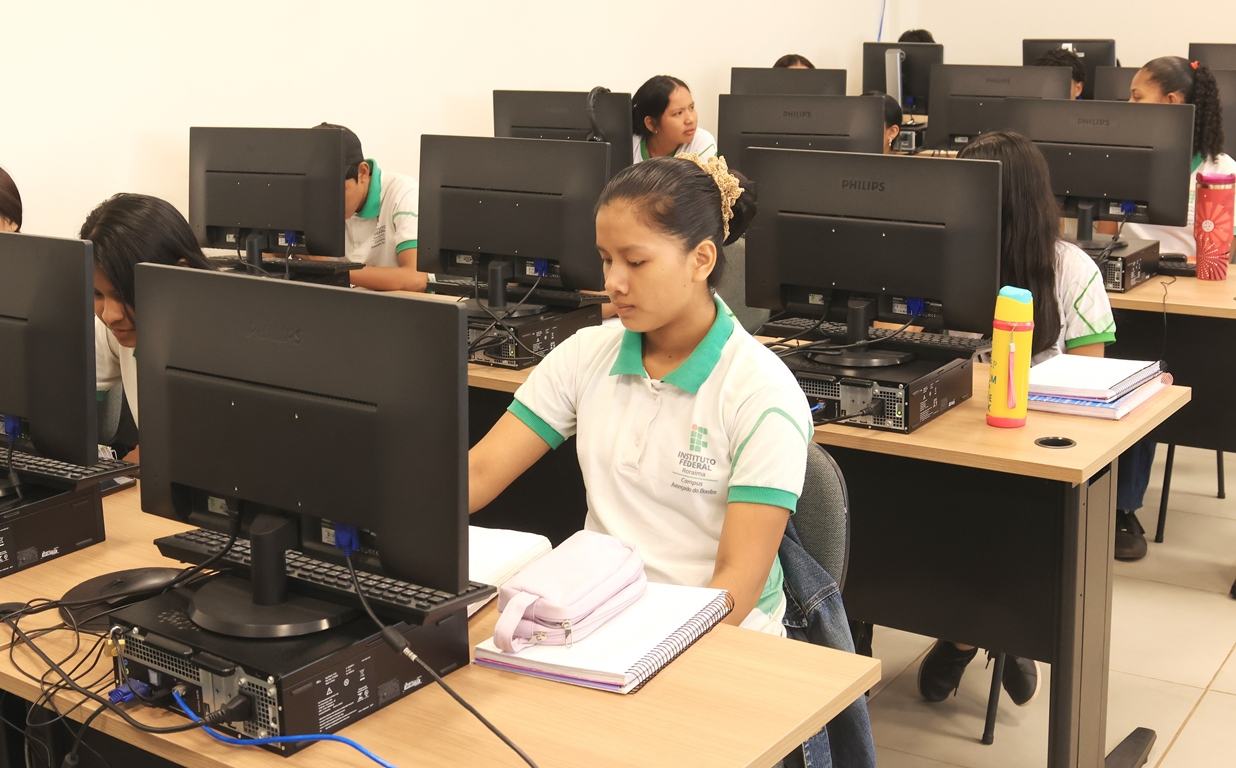 Laboratório CAB - Fts  Nenzinho Soares - IFRR ASCOM