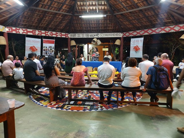 Lançamento do livro na malokinha do Instituto Insikiran - Ft Divulgação