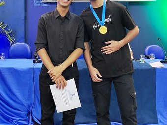 Premiação de Pedro Enrique e Luan Victor que foram medalha de ouro e menção honrosa na 1ª oRRfil - UERR (1)