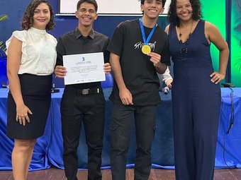 Professoras Mariana e Regiane Lima com os estudantes Luan e Pedro na 1ª oRRfil - UERR (14)