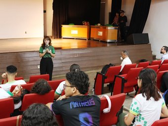 A Pró-reitora de Ensino está à frente da organização do evento