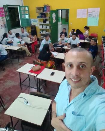 Prof. Jucimar em sala de aula