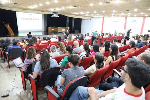 A reunião contou com a participação de 172 servidores, entre docentes e técnicos administrativos.
