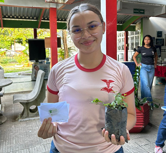 Entregas de mudas e sementes no Forint