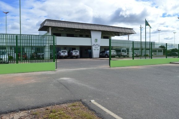 Fachada do Campus Amajari