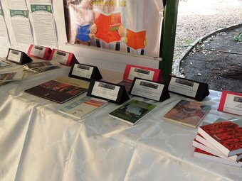 A ajuda para publicações de livros e artigos, e para participação em eventos científicos, é destinada a servidores e servidoras do IFRR, além de estudantes regulares e também aquelas pessoas que foram formadas pela instituição, os chamados egressos