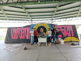 Nesta terça, 18, está ocorrendo o processo de pintura do mural do evento. o trabalho está sendo realizado com apoio de estudantes da unidade, sob a coordenação do professr Emílio Ferreira.