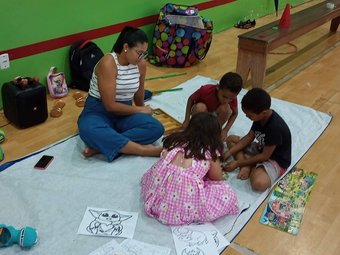 Atividades recreativas contam com a ajuda de colaboradores voluntários