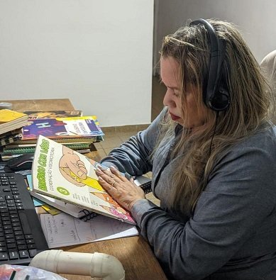 A estudante Renata A. O. do Nascimento reside em São Paulo