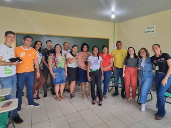 Coordenações de curso, coordenações de polo, equipe de tutoria e representação dos acadêmicos
